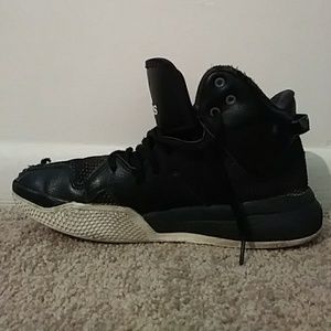 Size 6 Adidas Shoe